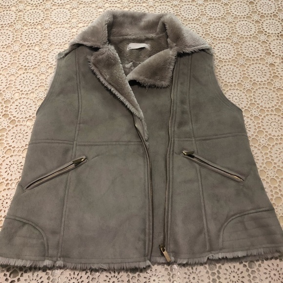 Faux fur vest - Picture 6 of 7